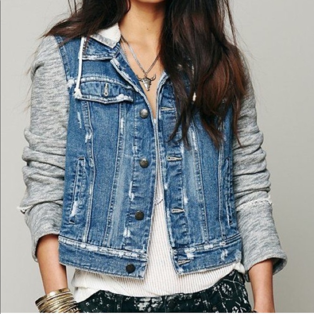 FREE PEOPLE • distressed Jean jacket with hood